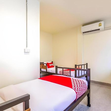 Oyo 928 Leaf Hostel Τσιάνγκ Μάι Εξωτερικό φωτογραφία