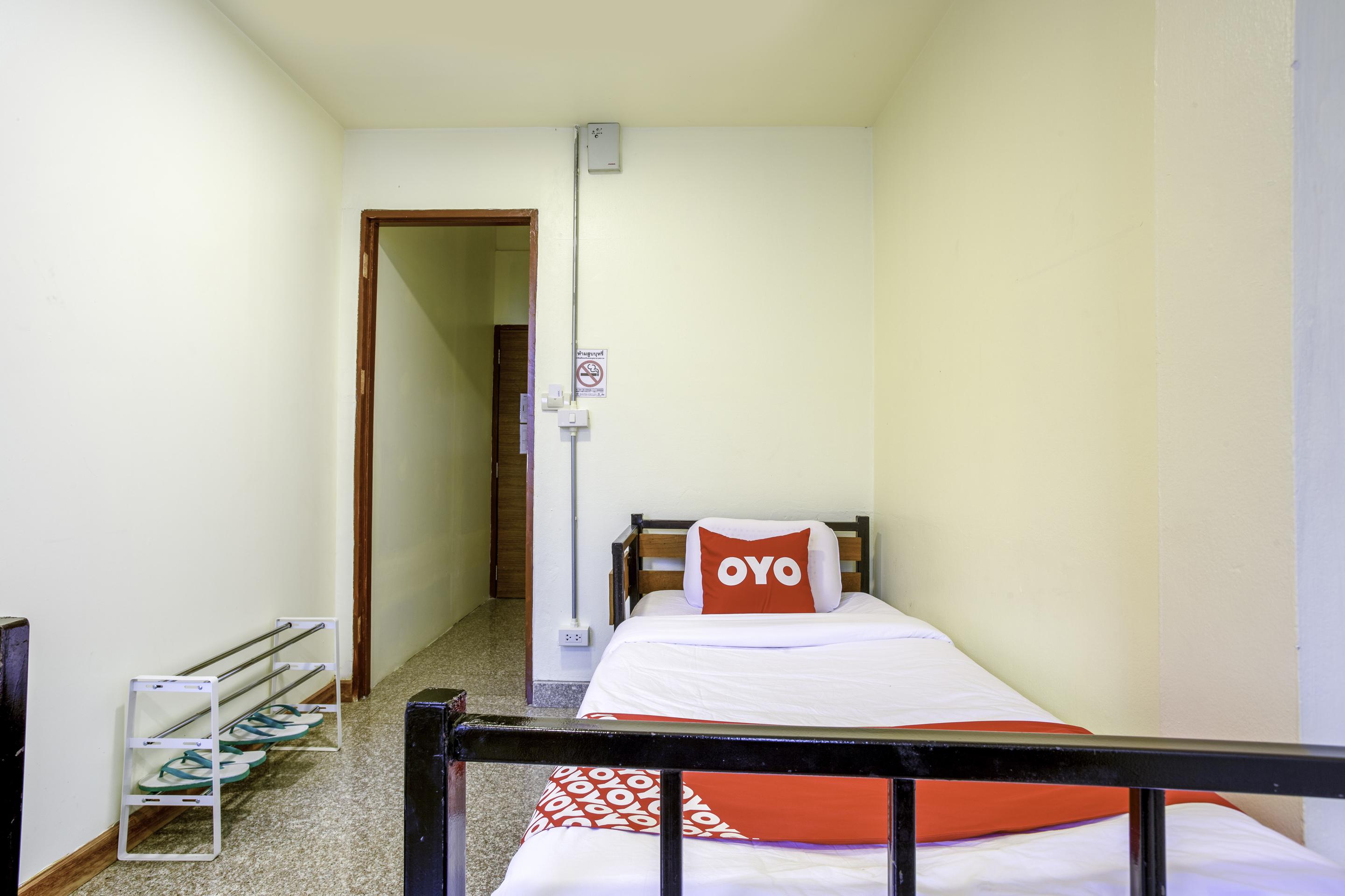 Oyo 928 Leaf Hostel Τσιάνγκ Μάι Εξωτερικό φωτογραφία
