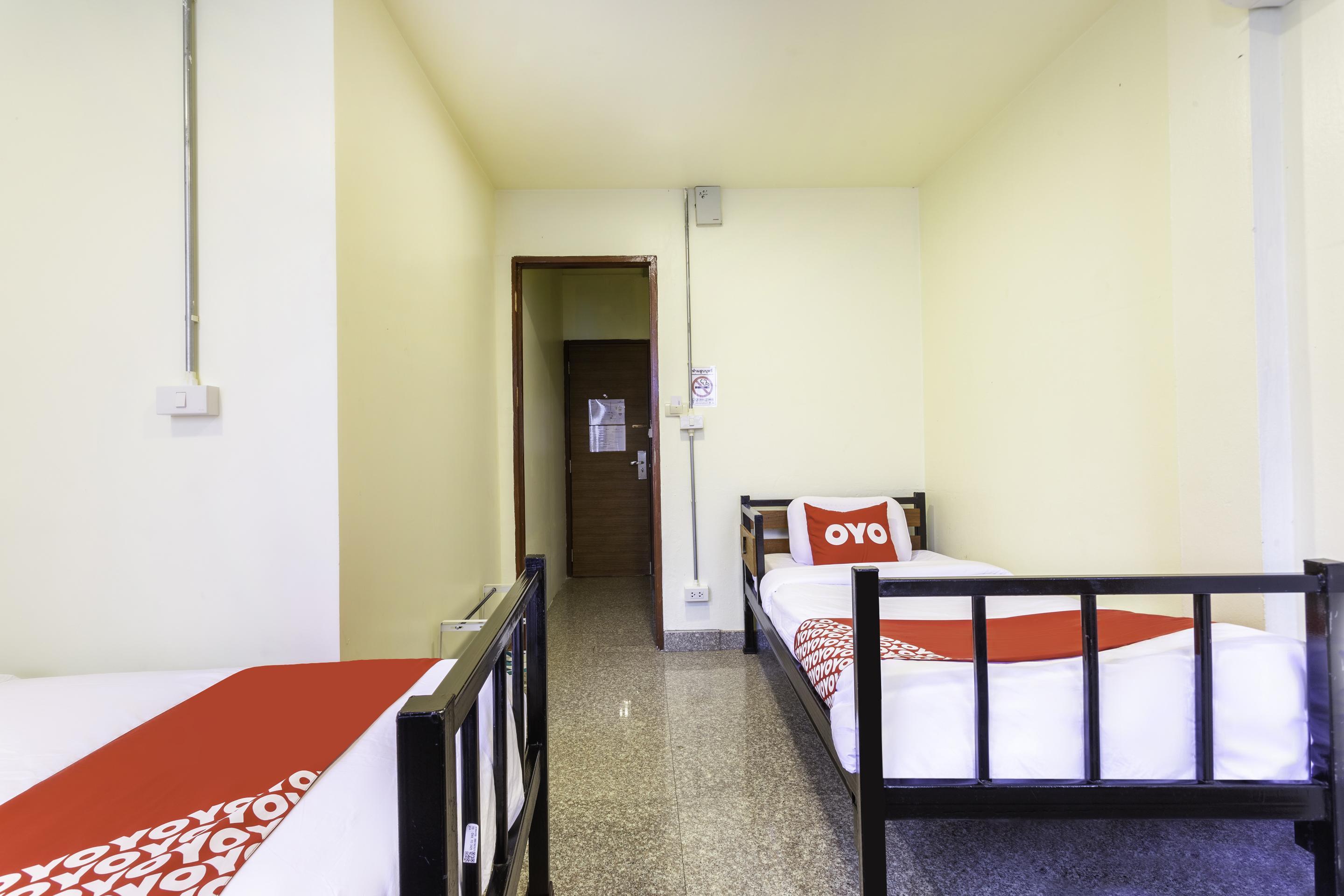 Oyo 928 Leaf Hostel Τσιάνγκ Μάι Εξωτερικό φωτογραφία