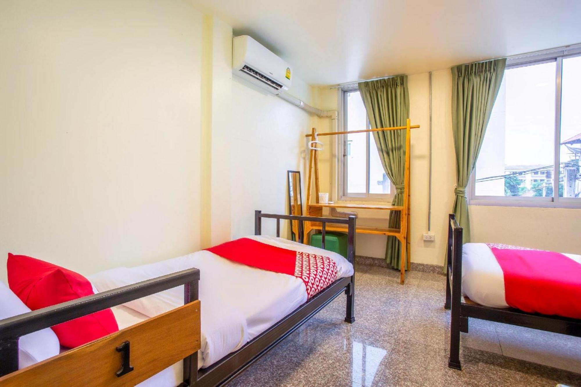 Oyo 928 Leaf Hostel Τσιάνγκ Μάι Εξωτερικό φωτογραφία