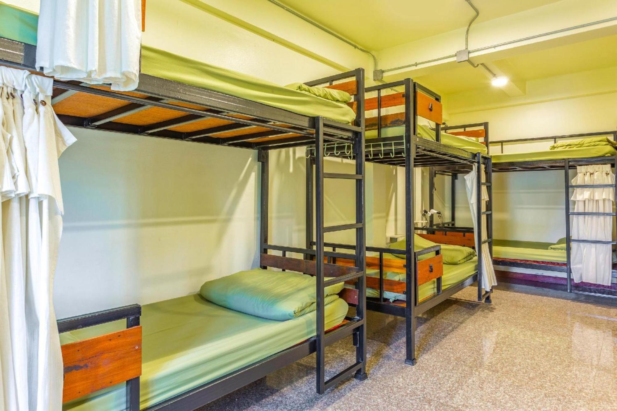Oyo 928 Leaf Hostel Τσιάνγκ Μάι Εξωτερικό φωτογραφία