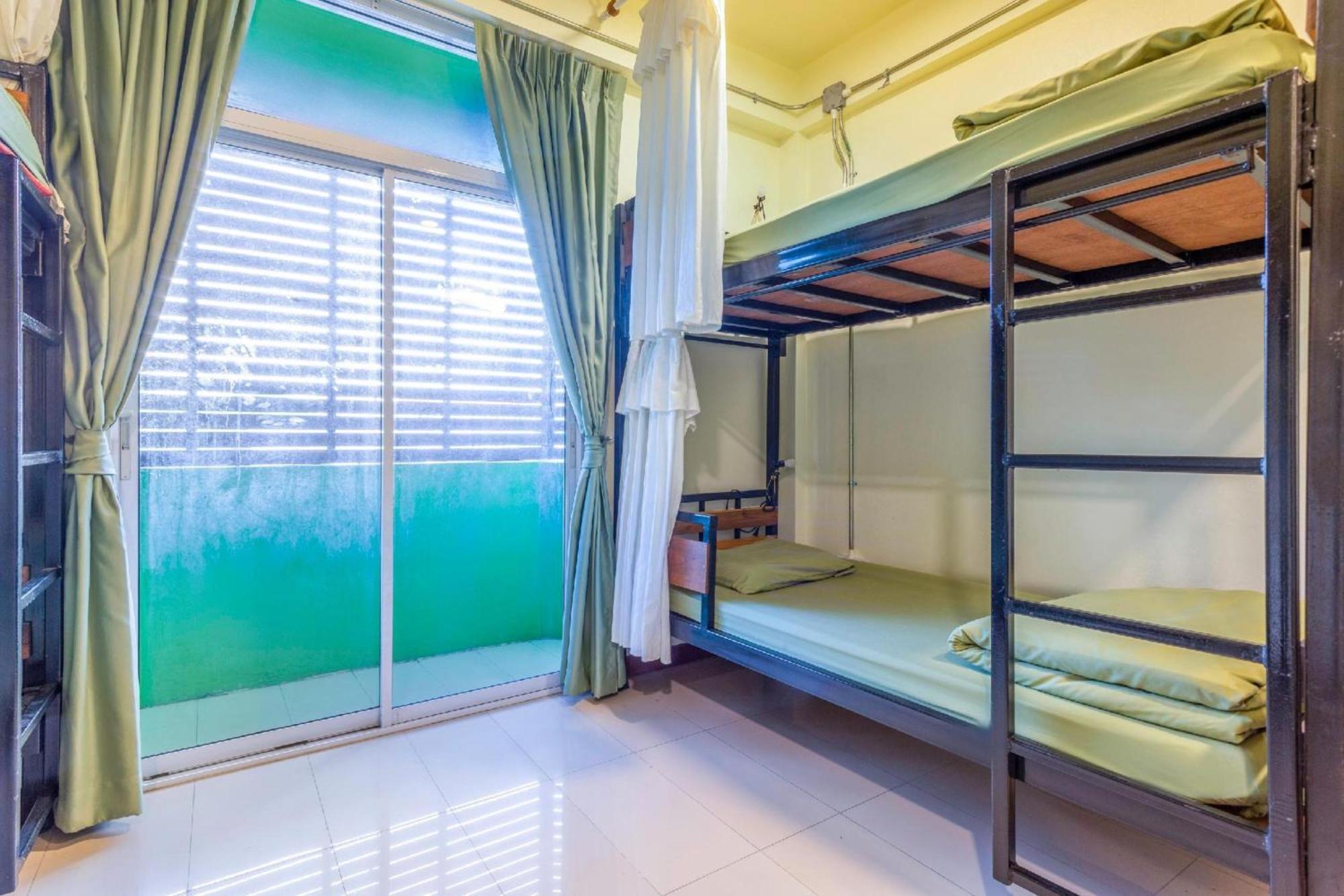 Oyo 928 Leaf Hostel Τσιάνγκ Μάι Εξωτερικό φωτογραφία