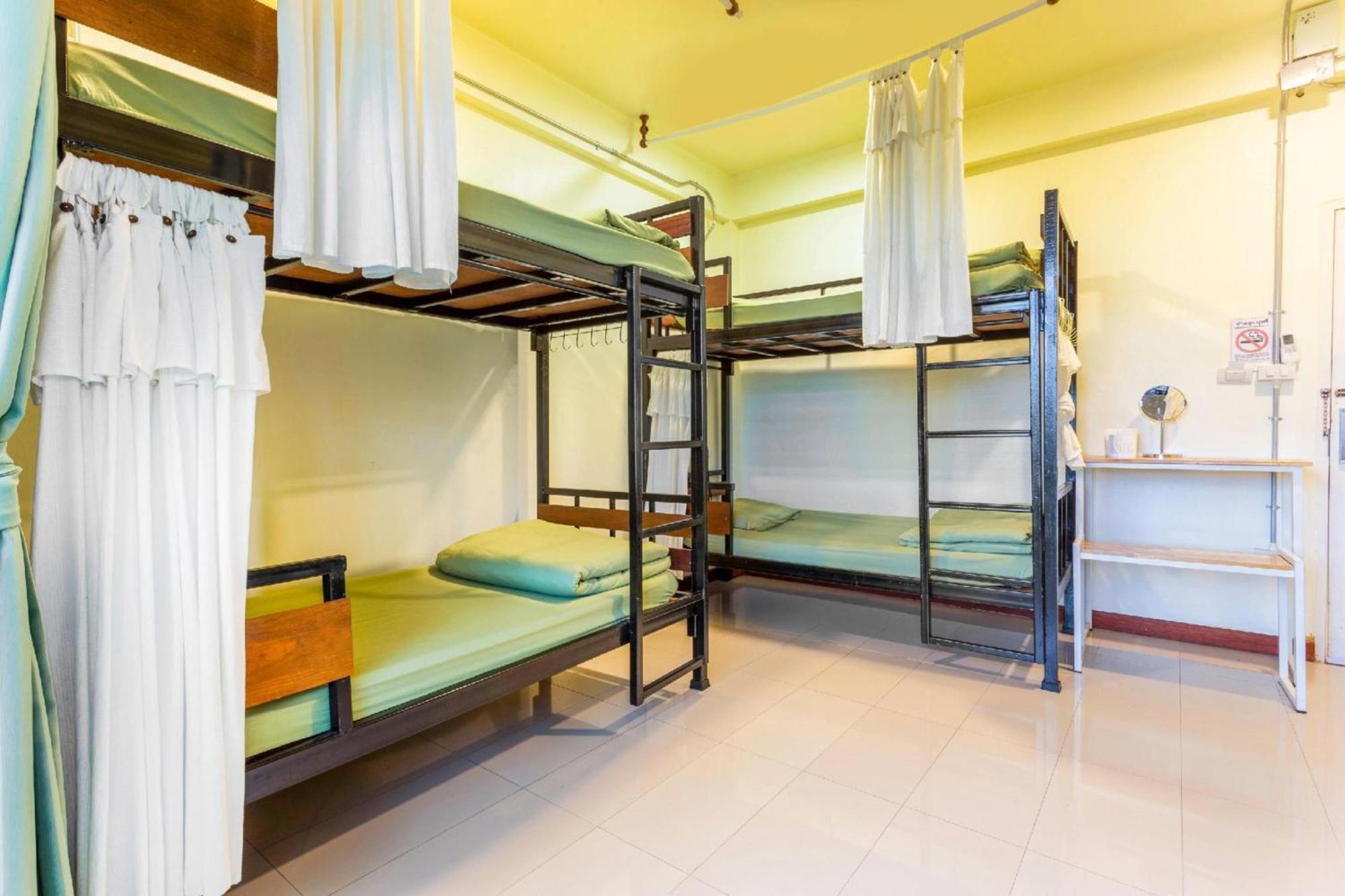 Oyo 928 Leaf Hostel Τσιάνγκ Μάι Εξωτερικό φωτογραφία