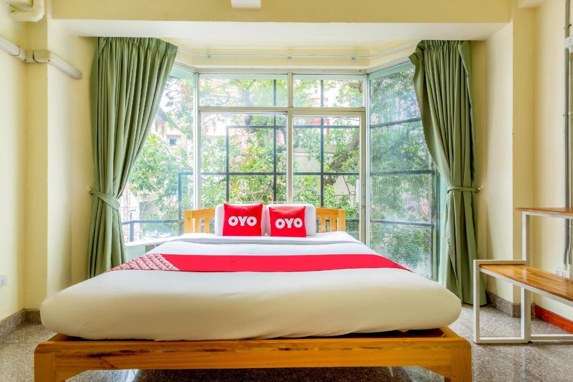 Oyo 928 Leaf Hostel Τσιάνγκ Μάι Εξωτερικό φωτογραφία
