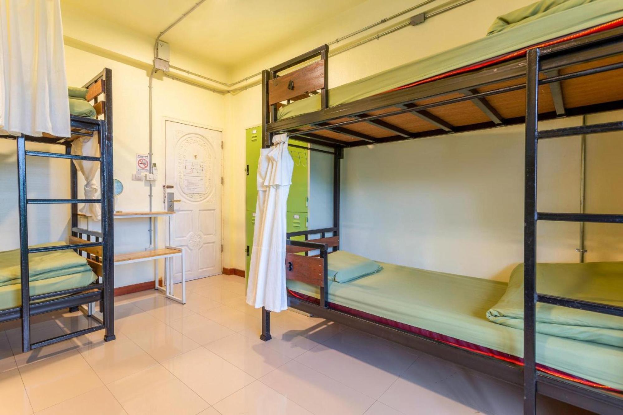 Oyo 928 Leaf Hostel Τσιάνγκ Μάι Εξωτερικό φωτογραφία