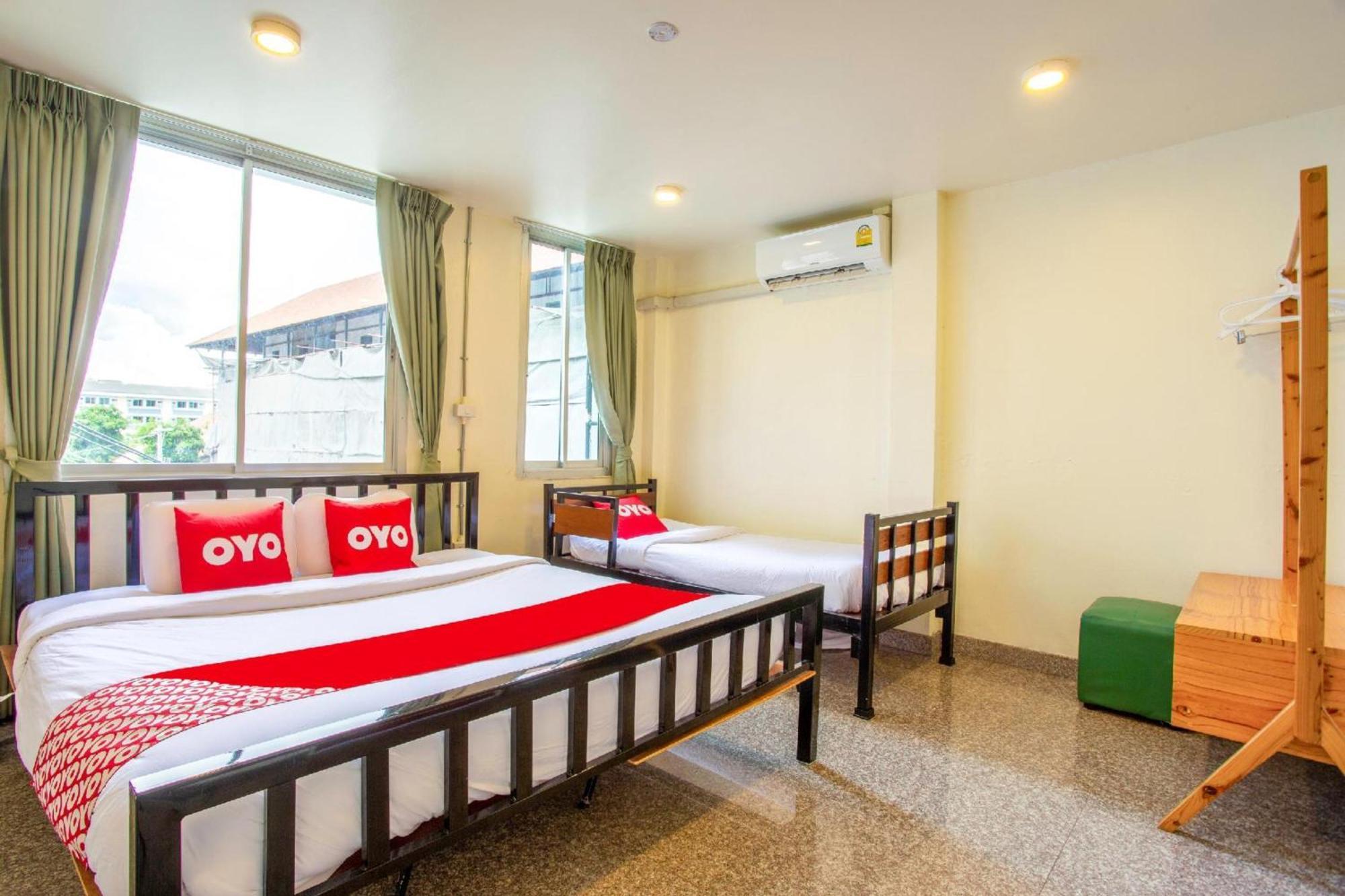 Oyo 928 Leaf Hostel Τσιάνγκ Μάι Εξωτερικό φωτογραφία