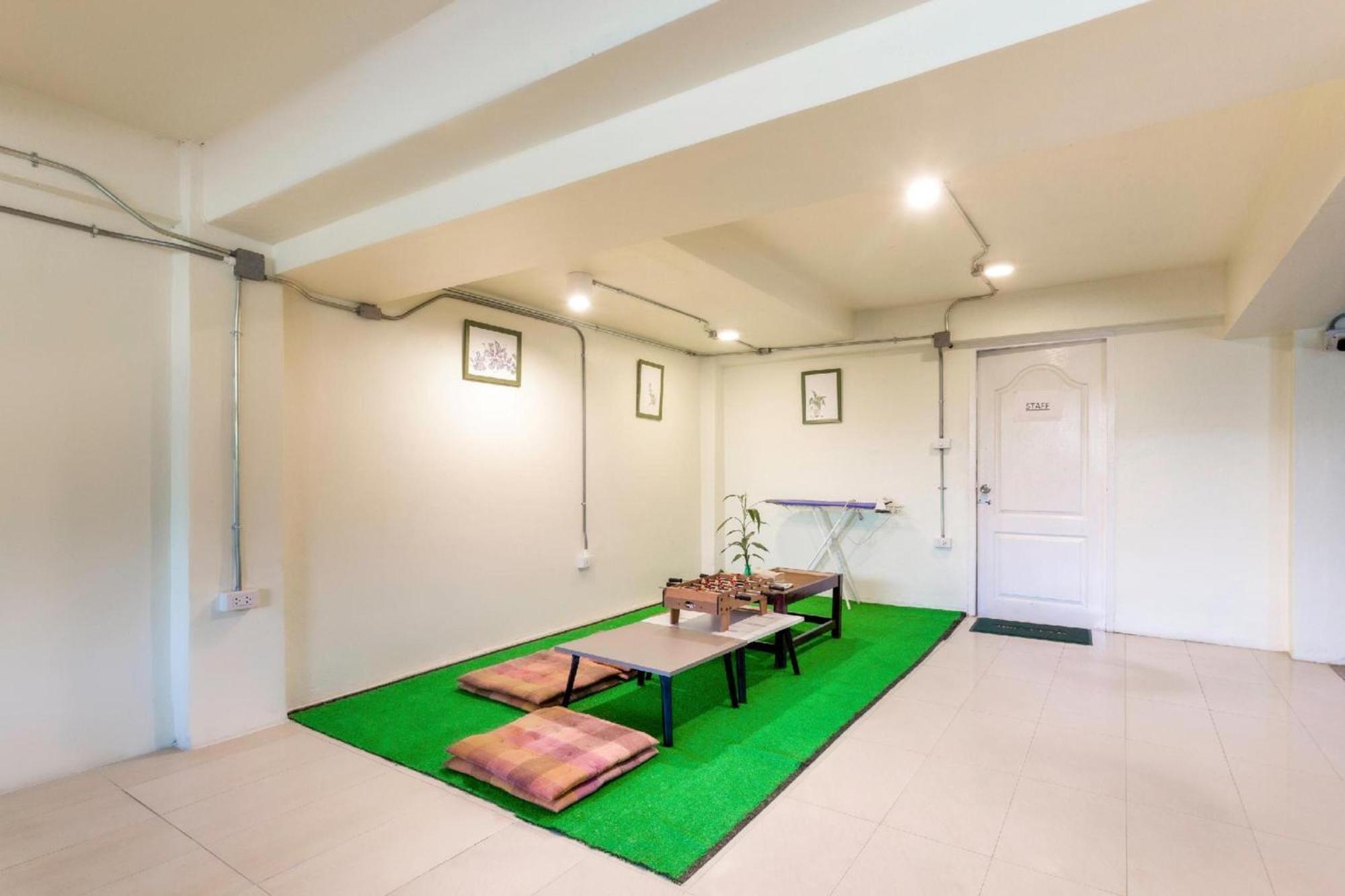 Oyo 928 Leaf Hostel Τσιάνγκ Μάι Εξωτερικό φωτογραφία
