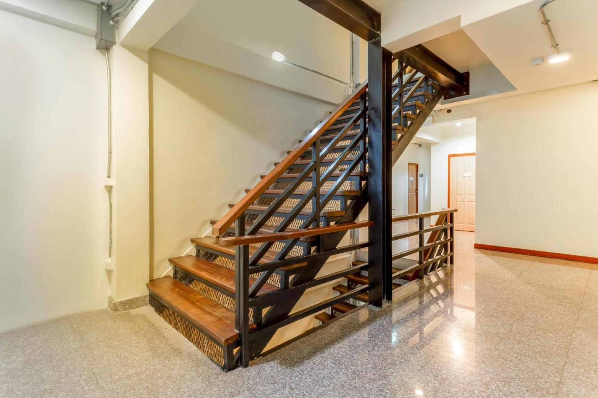 Oyo 928 Leaf Hostel Τσιάνγκ Μάι Εξωτερικό φωτογραφία