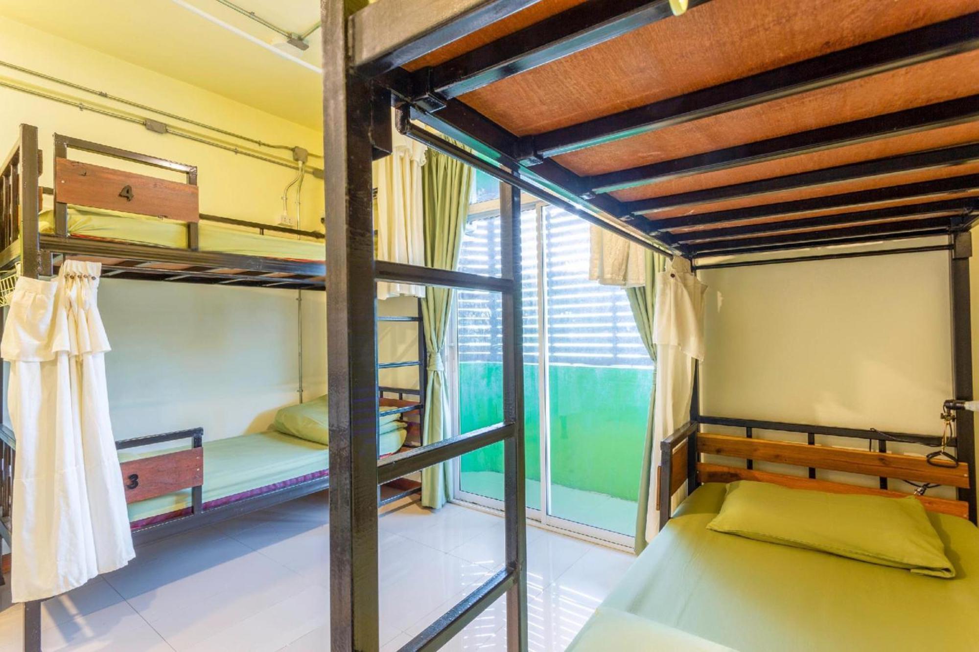 Oyo 928 Leaf Hostel Τσιάνγκ Μάι Εξωτερικό φωτογραφία